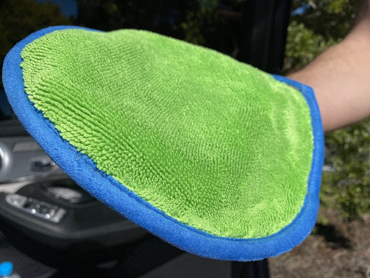 Cleaning Inta The Inta-Mitt - For perfect, smear free glass cleaning – Bowden's Own NZ